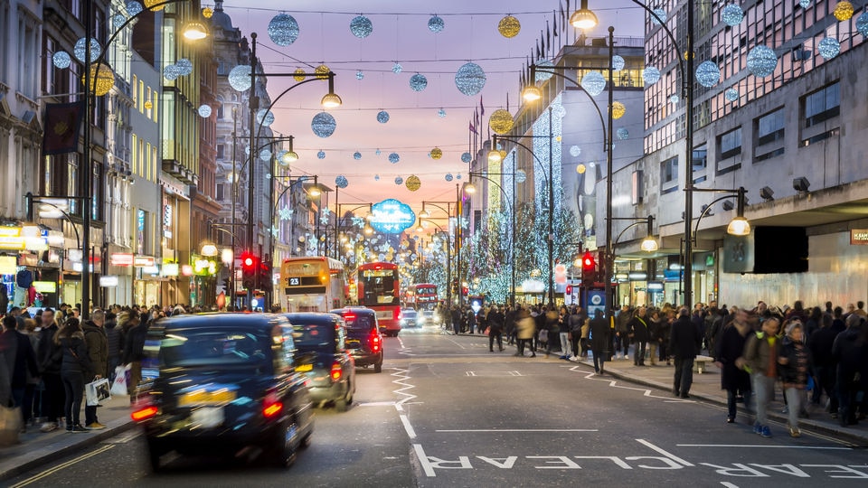 retail high street shopping traffic during winter holiday season