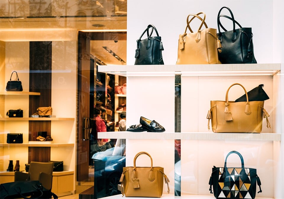 Accessories and footwear protected with EAS systems